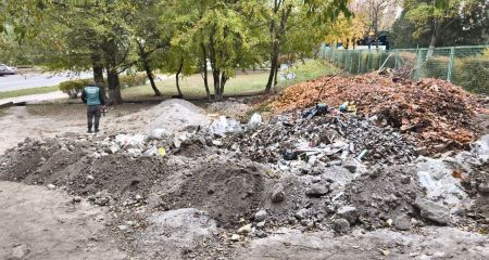 Рядом с детсадом в Запорожье экологи обнаружили свалку отходов