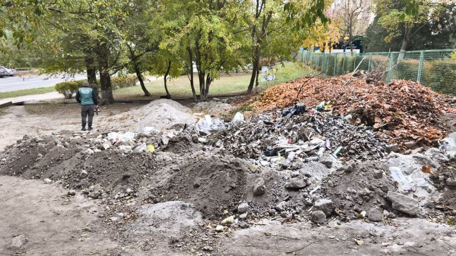 Поруч із дитсадком у Запоріжжі екологи виявили звалище відходів