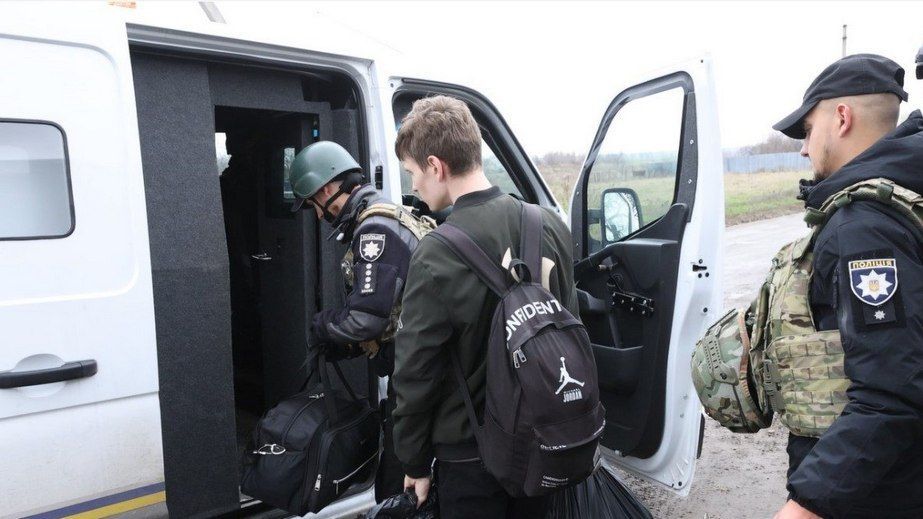 Более 900 переселенцев обратились в транзитный центр в Запорожье