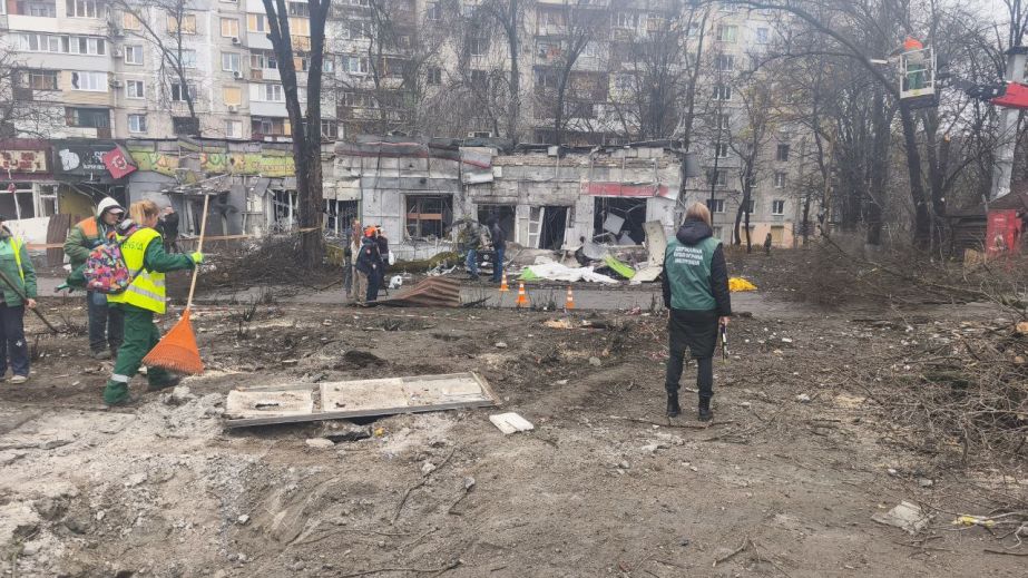 Вражеский удар оставил воронку: в Запорожье обнаружили масштабное загрязнение