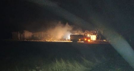Житловий будинок і сарай палали після обстрілів Запорізької області