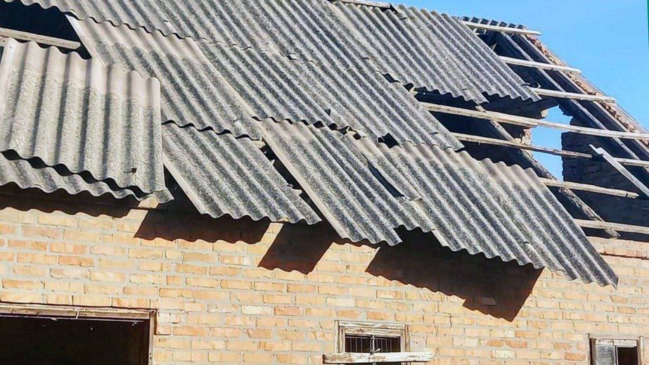 Пошкоджені будинки та техніка: РФ вгатила по 20 громадах Запоріжжя