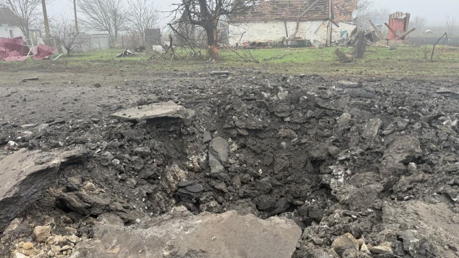 РФ ударила по Запорожскому району: повреждены 15 домов, есть раненый