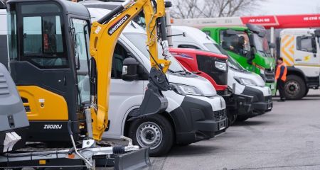 Комунальники Запоріжжя та навколишніх громад отримали нову спецтехніку