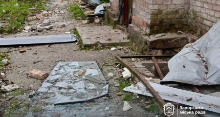 Наслідки атаки РФ у Запоріжжі ліквідовують майже 150 фахівців – кадри