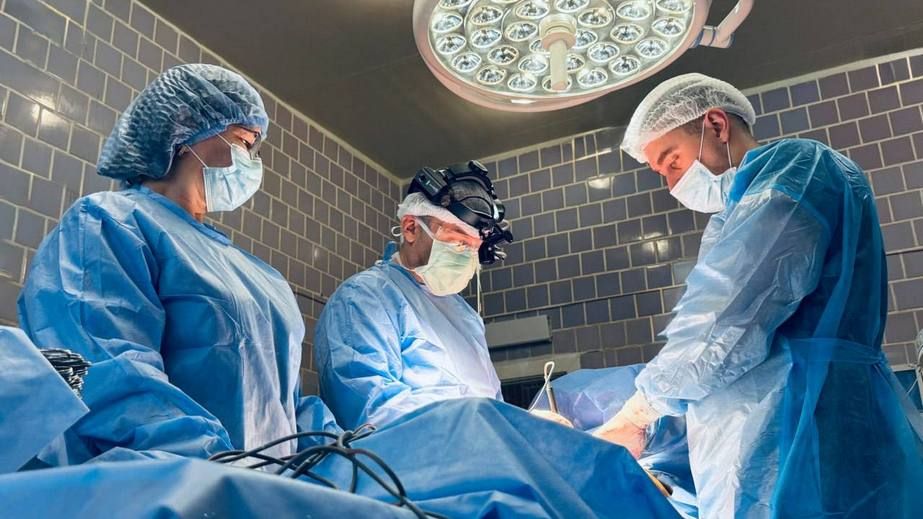 Шанс на полноценную жизнь: двоим запорожцам повторно пересадили почки