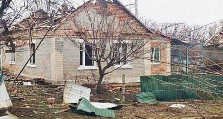 Разрушения и 35 пострадавших: почти 700 ударов нанесла РФ по громадам Запорожья