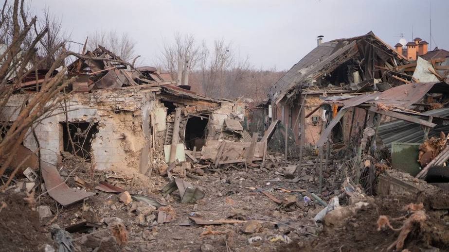 Частные дома и гаражи повреждены после ударов по Запорожью &ndash; кадры