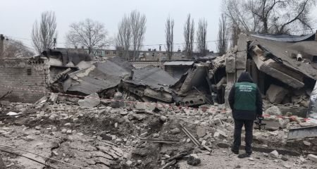Понад 900 "квадратів" сміття та вирву виявили у Запоріжжі після вибухів