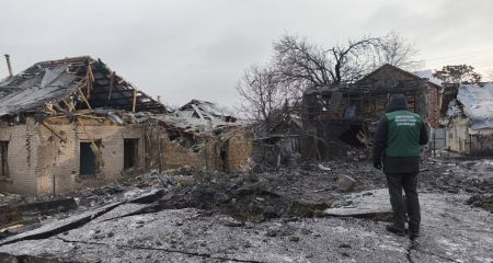 Обломки и мусор: как выглядит район Запорожья после авиаудара