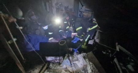 Росіяни вгатили по Запорізькому району: з-під завалів дістали людину