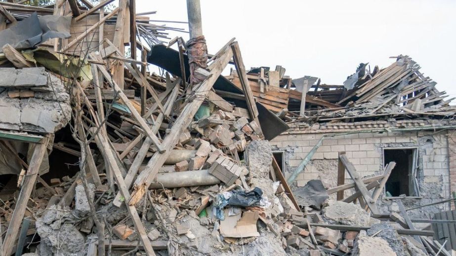 Трое раненых: почти 700 ударов нанес враг по громадам Запорожья