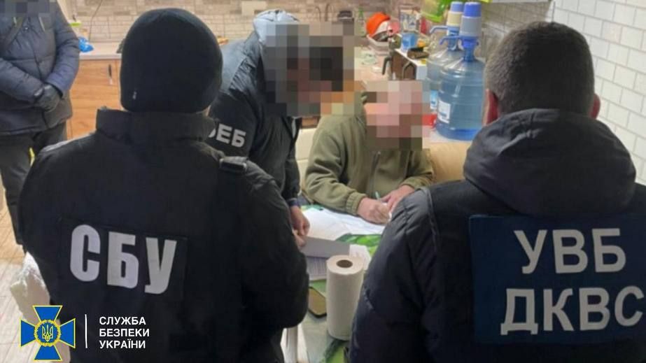 Керівництво запорізької колонії розікрало 14,6 млн грн на закупівлі інженерних загороджень