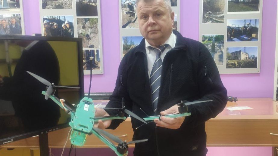 Запорізькі енергетики показали знахідки після ворожих обстрілів