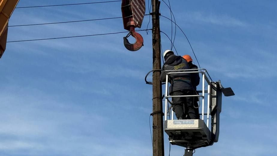 Российские обстрелы обесточили 14,5 тыс. семей на Запорожье