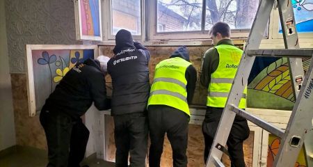 Во второй раз пострадал от обстрелов: волонтеры восстановили запорожский детсад
