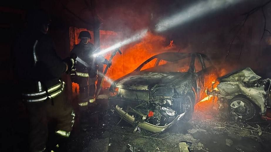 Рятувальники показали наслідки удару по Запоріжжю