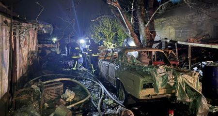 Повреждения и пострадавшие: пожары бушевали после обстрелов на Запорожье