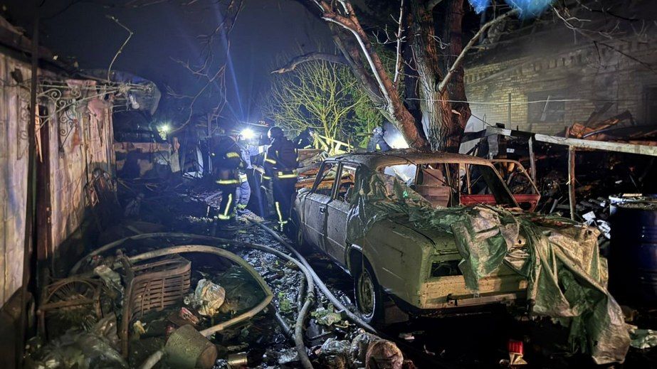 Повреждения и пострадавшие: пожары бушевали после обстрелов на Запорожье