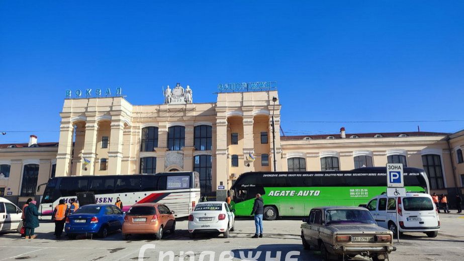 Автобуси залишаються "базовим сценарієм" для запорізьких пасажирів залізниці