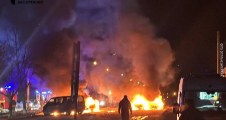 Пожежа і травмовані: росіяни вдарили по спальному району Запоріжжя