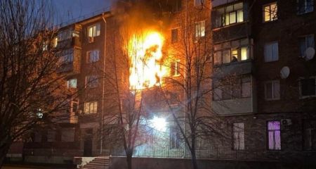 Женщину спасли из горящей многоэтажки в Запорожье