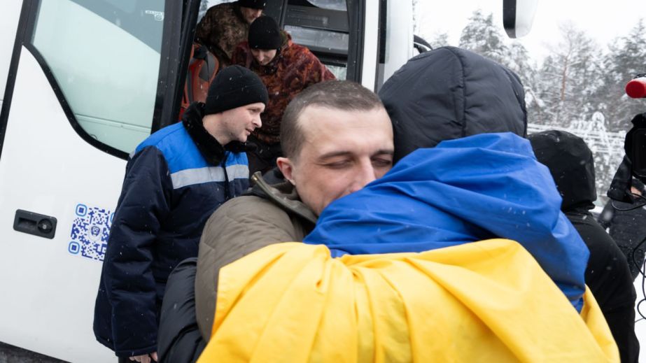 З російського полону повернули 12 захисників із Запорізької області