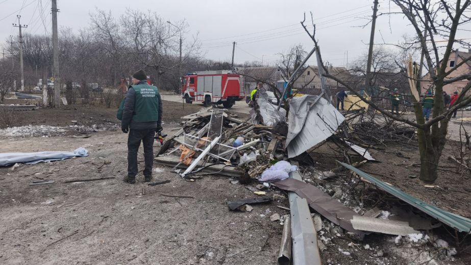 Более 400 м&sup2; территории в Запорожье загрязнено после "прилета"