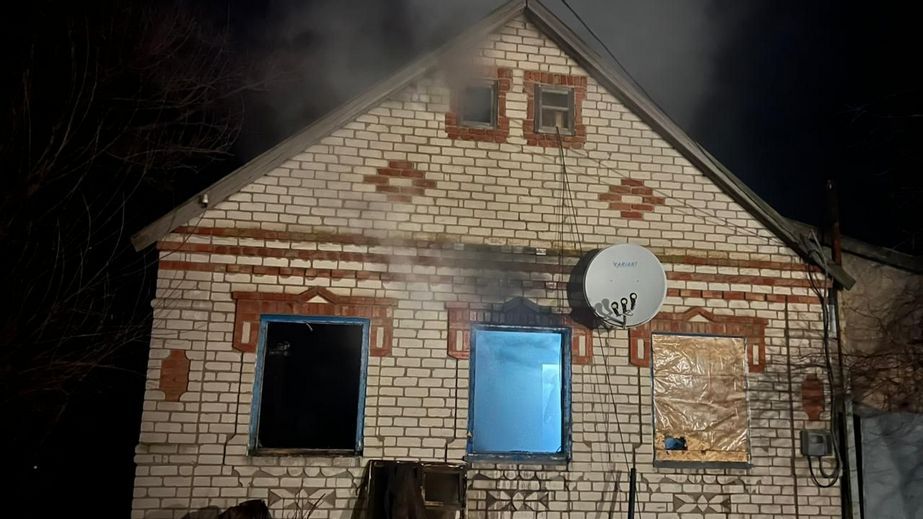 Російський БпЛА атакував будинок у Запорізькому районі: виникла пожежа