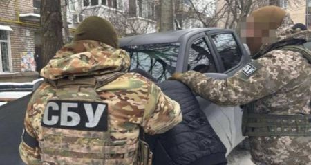 Торгував зброєю та боєприпасами з фронту: у Запоріжжі затримали військового в СЗЧ