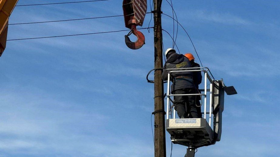 Енергетики повернули світло понад 10,5 тис. запоріжців