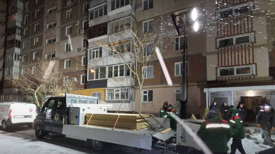 Три багатоповерхівки пошкоджені через нічний удар по Запоріжжю