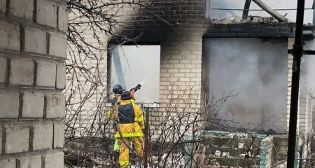 Дача палала після ворожих ударів поблизу Запоріжжя