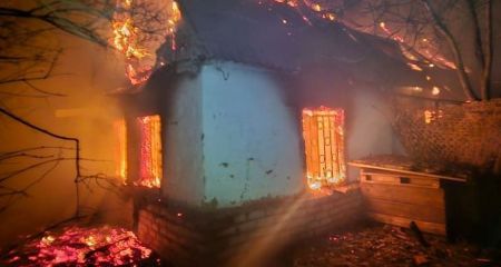 Под Запорожьем пылал дом: погиб человек