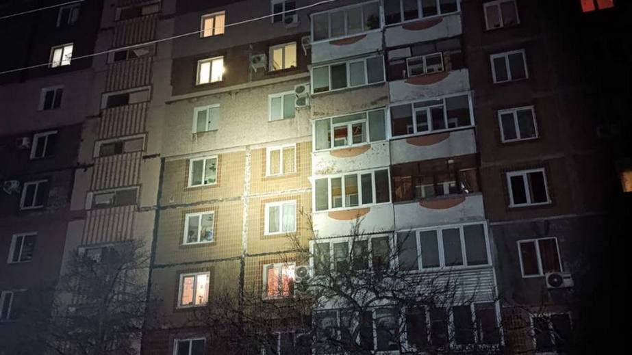 Нічний обстріл Запоріжжя: пошкоджені багатоповерхівки в спальному районі