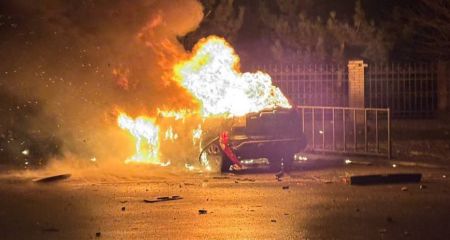 Из-за российской атаки в Запорожье пылал автомобиль