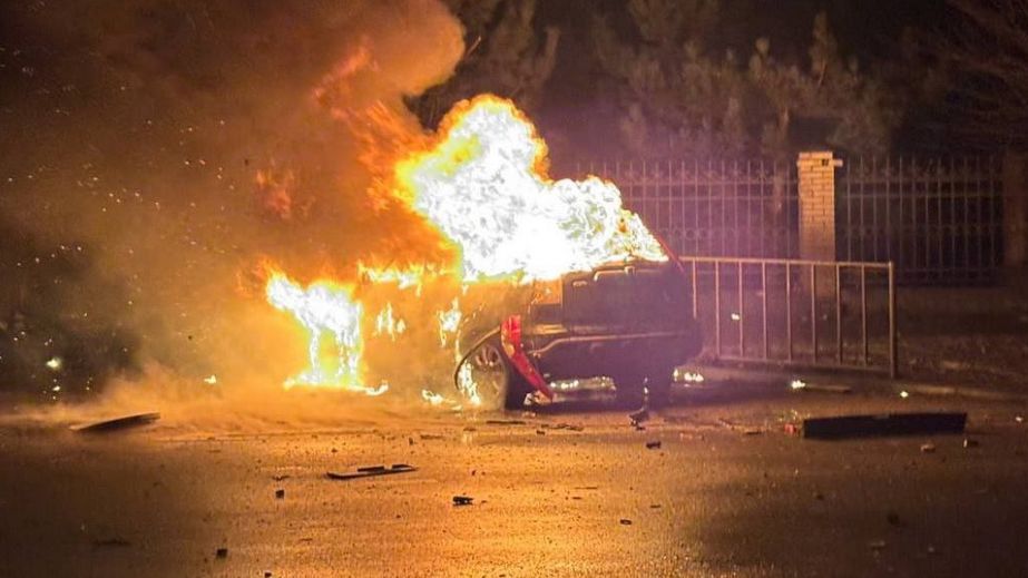 Через російську атаку в Запоріжжі палала автівка