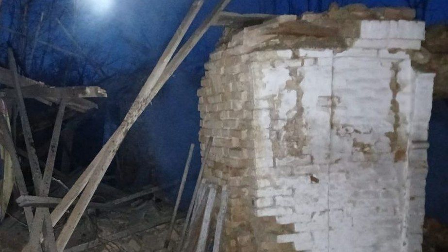 Будинки та вантажівки горіли після російських обстрілів на Запоріжжі