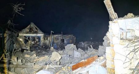Жертви та руйнування: ворог вгатив КАБами по Зарічному на Запоріжжі