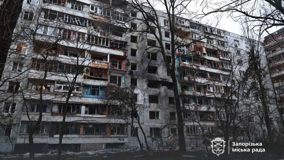"Закрили&rdquo; вікна у майже 30 будинках: у Запоріжжі усувають наслідки атаки