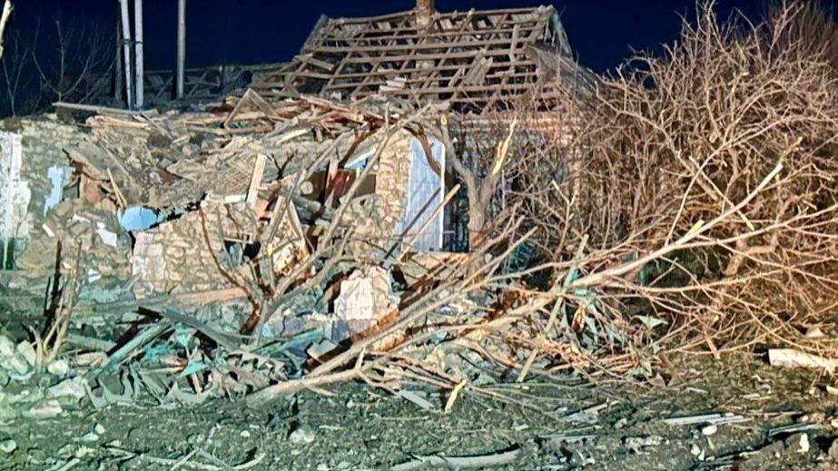 Ранены дети: вражеская авиация ударила по поселку Запорожского района