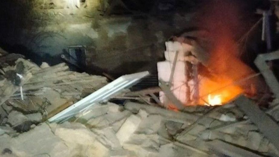 Дом и грузовик горели после обстрелов на Запорожье &ndash; последствия