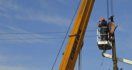 Понад 57 тисячам споживачів на Запоріжжі повернули світло після обстрілів