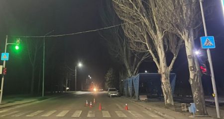 ДТП у Запоріжжі: мопедист збив людину на переході та втік