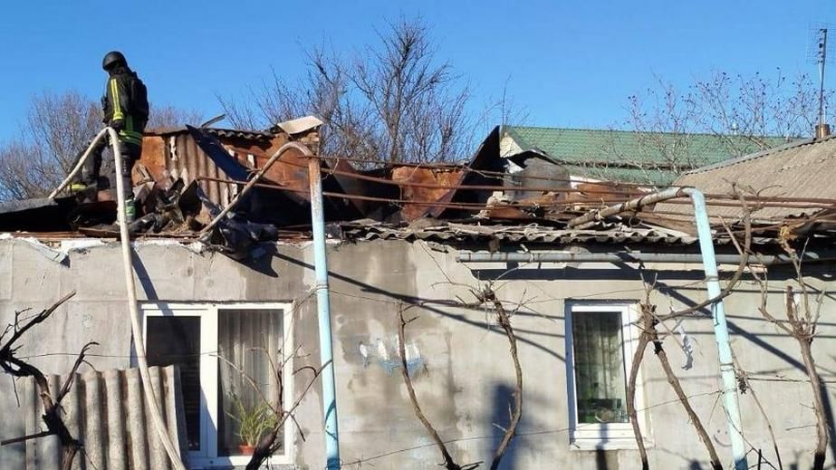 Через російські обстріли на Запоріжжі горіли будинки та сухостій