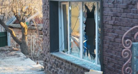 В Запорожье "закрыли" выбитые окна в 32 домах после авиаудара