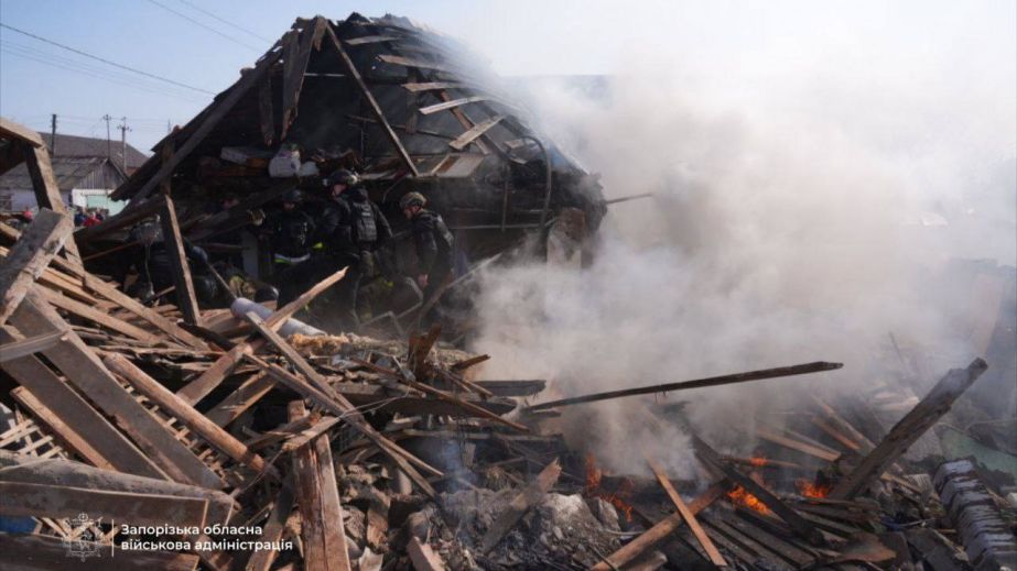 16-летняя девушка находится под завалами после удара по Запорожью, &ndash; ОВА