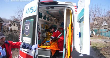 Двох людей дістали з-під завалів на місці атаки в Запоріжжі