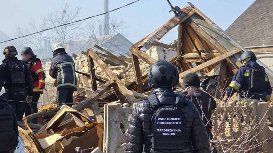 Загибла та поранені: СБУ розслідує дроновий удар по Запоріжжю