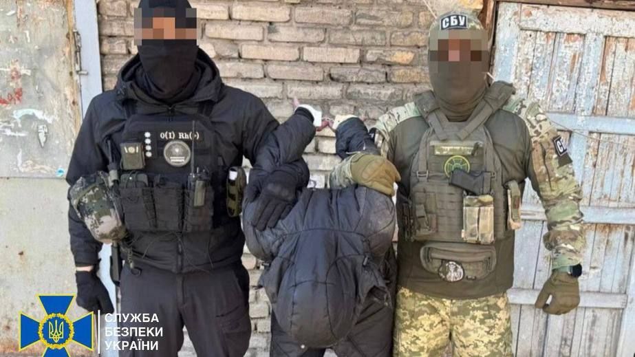 Военный в СОЧ продавал автомат и гранаты с фронта в Запорожье &ndash; подробности от СБУ